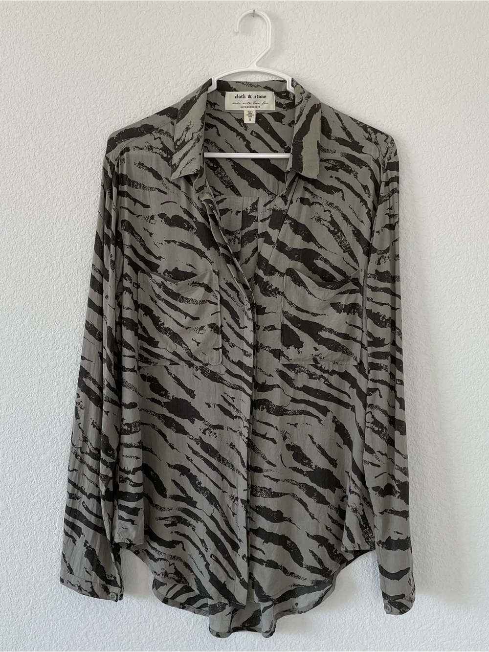 cloth & stone Olive-Tan Zebra-Print Button Down Shirt